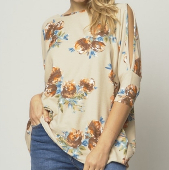💛Beige Sand Floral Split Sleeve Top - Picture 3 of 5
